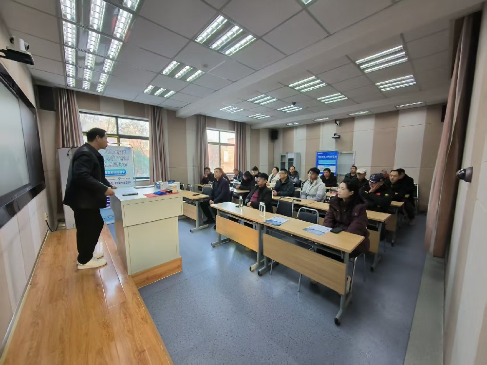 匠心铸就电工英才-郑州电缆技工学校电工培训纪实